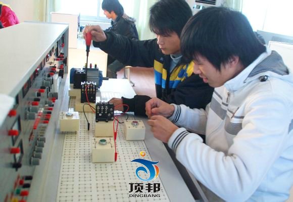 通用電工.電子.電拖(帶直流電機)實驗室設(shè)備(圖2) 通用電工電子電拖實驗室