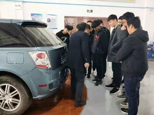 實訓(xùn)教學(xué)工作是職業(yè)教育的重點(圖5)