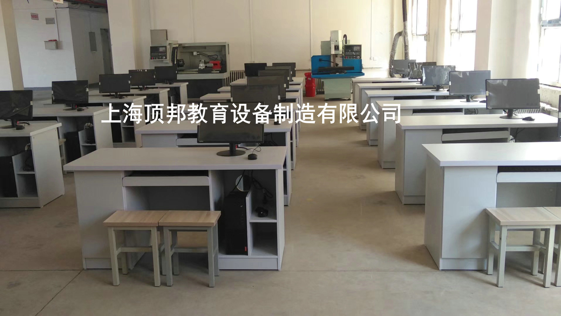 多媒體網絡型教學生產兩用數(shù)控機床機電一體化