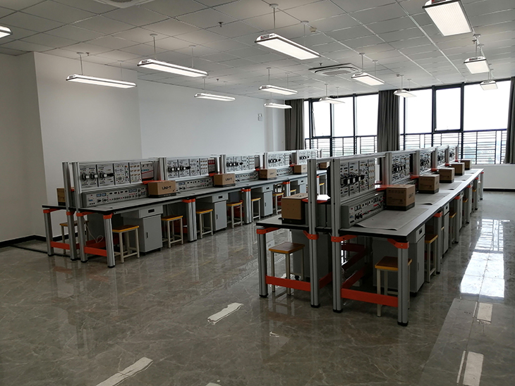 通用電工、電子、電拖實(shí)驗(yàn)室設(shè)備